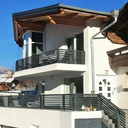 Lidzy Apartment See